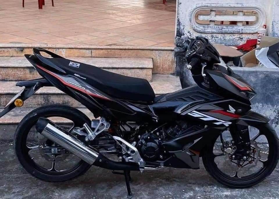 Tem rời winner x đen trắng xám GTR phối kẻ đỏ, tem xe đẹp, tem xe chất lượng cao