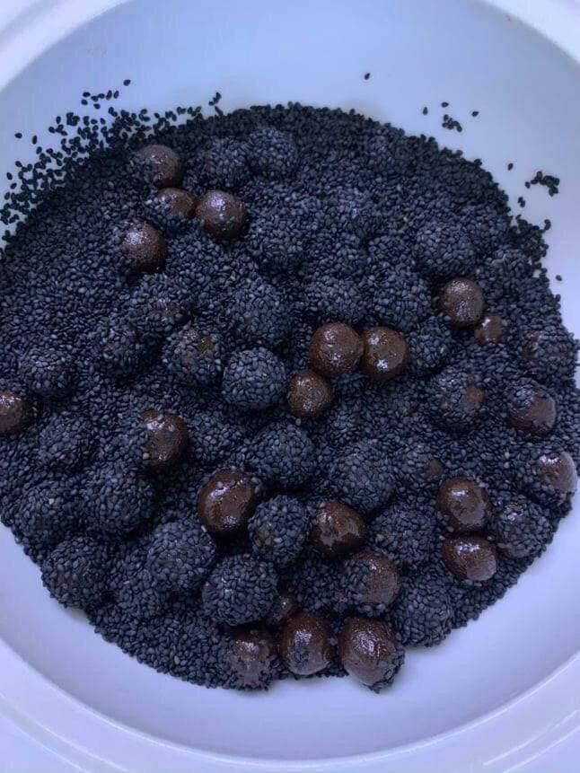 Viên hà thủ ô viên mật ong mè đen (lọ 0,5kg)
