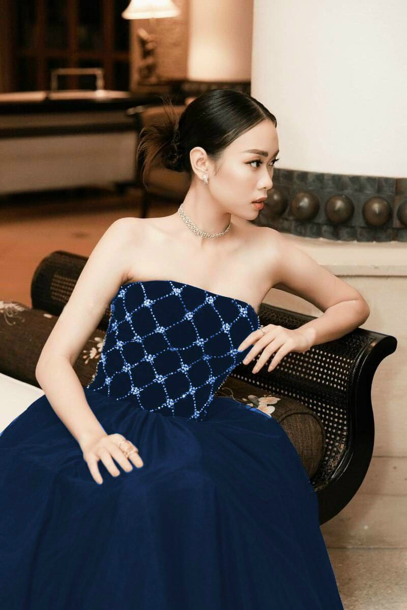 ĐẦM NHUNG 2 IN 1 CÚP NGỰC KẾT ĐÁ