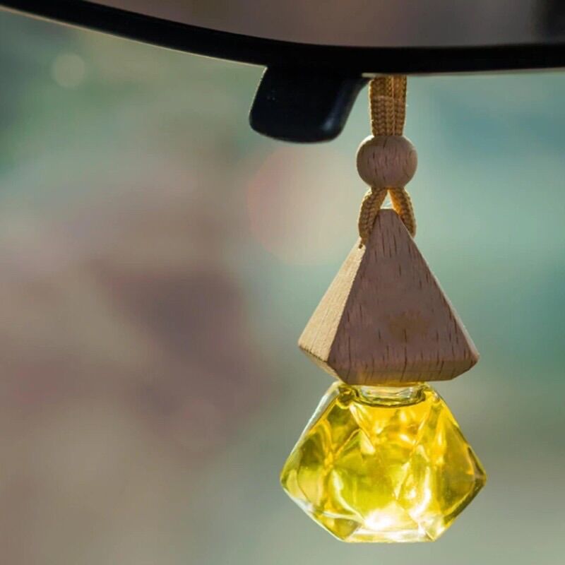 Tinh dầu treo xe ô tô hương quế