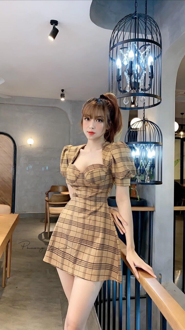 Đầm caro cúp ngực tay ngắn BG