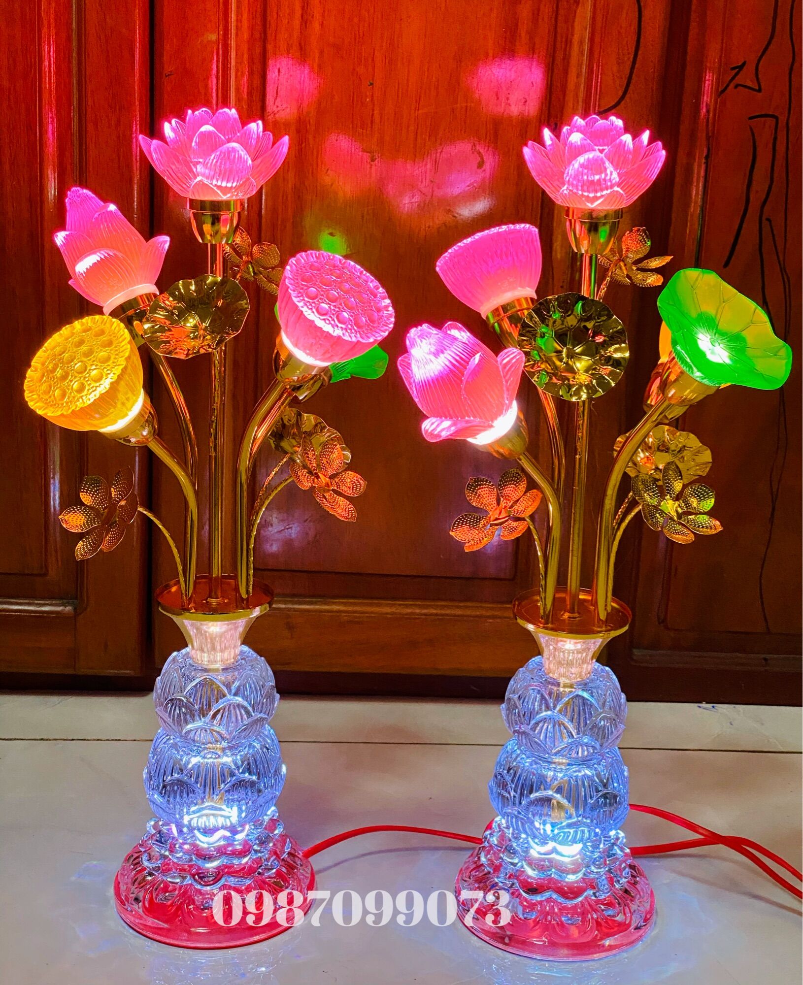 MỘT CẶP ĐÈN BÌNH BÔNG LƯU LY CAO CẤP