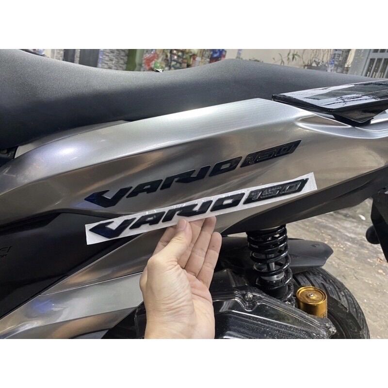 Tem nổi vario150 màu đen bóng