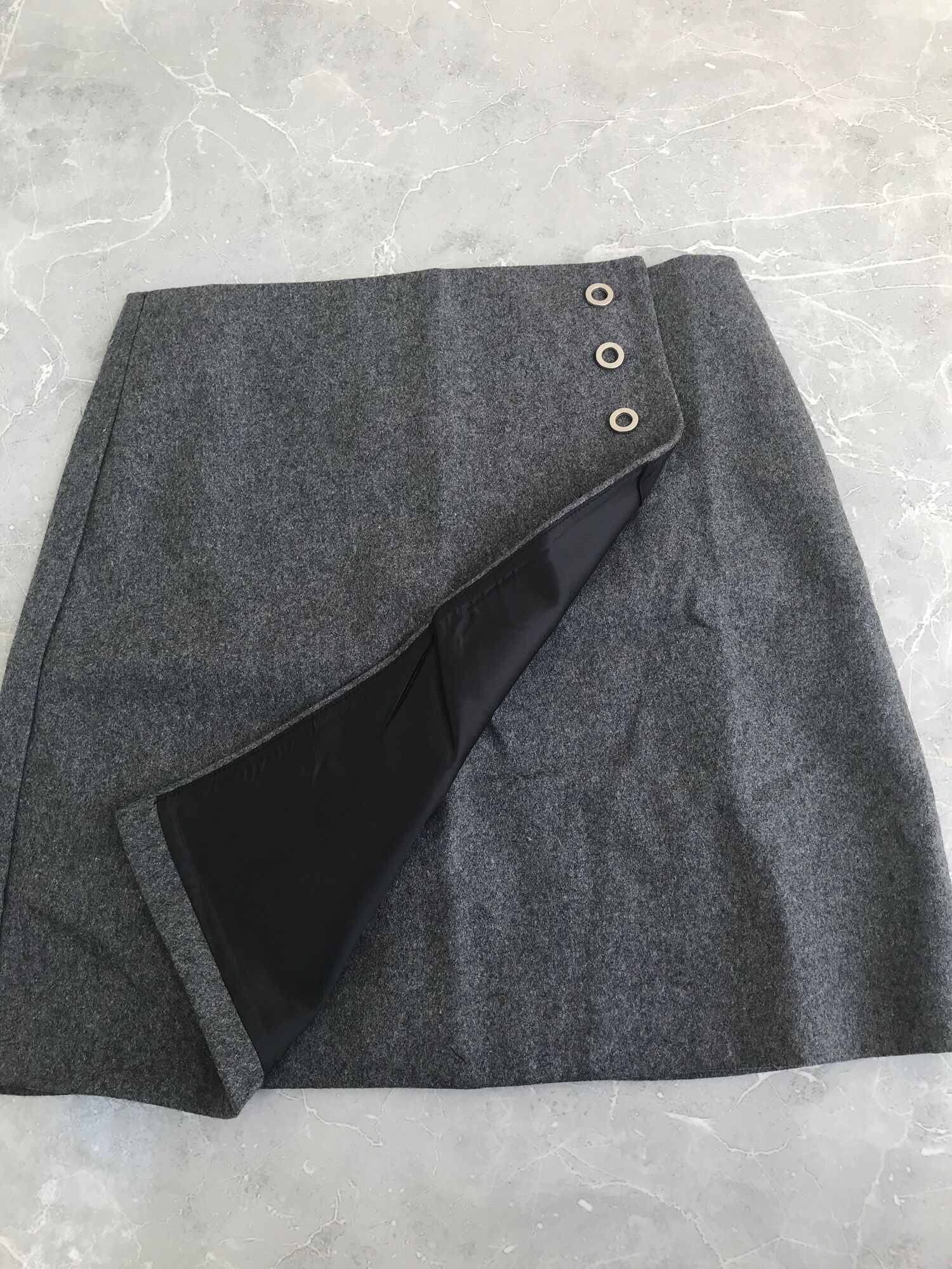 Chân váy chất nỉ màu xám đậm size S