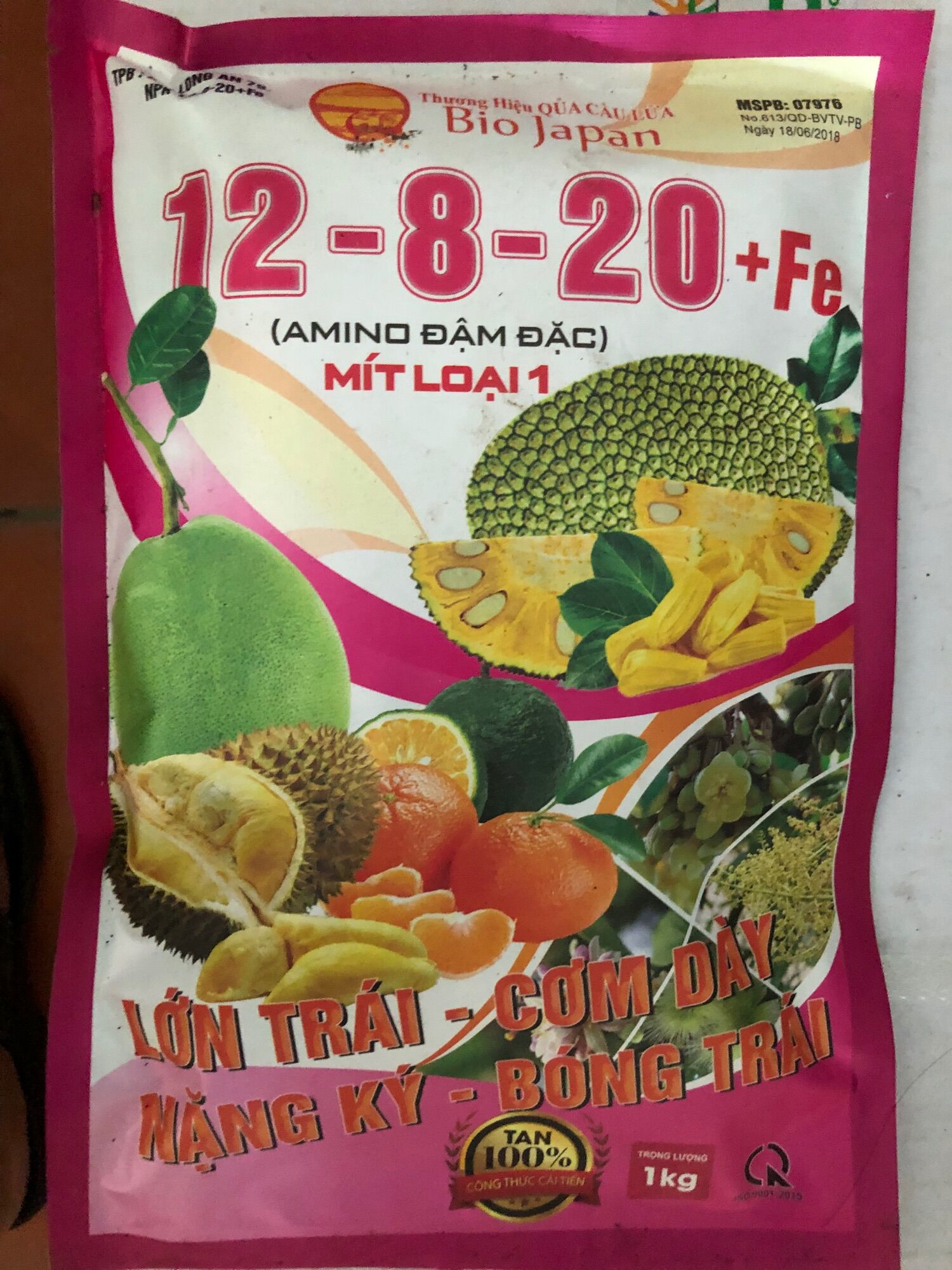 Phân bón 12-8-20+ fe của quả cầu lửa 1kg