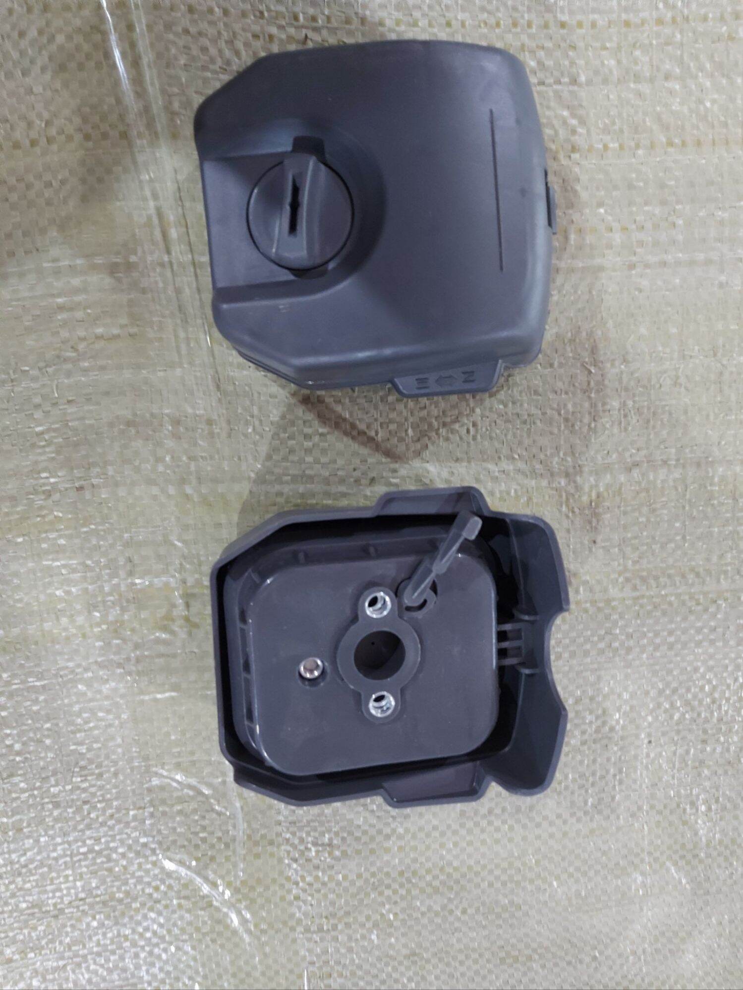 bộ nắp bô e (lọc gió) máy cắt cỏ 143