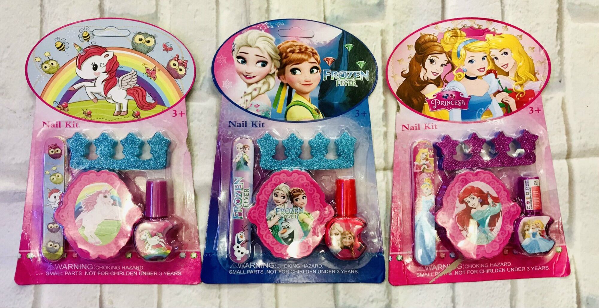 Set đồ chơi sơn móng tay Disney cho bé