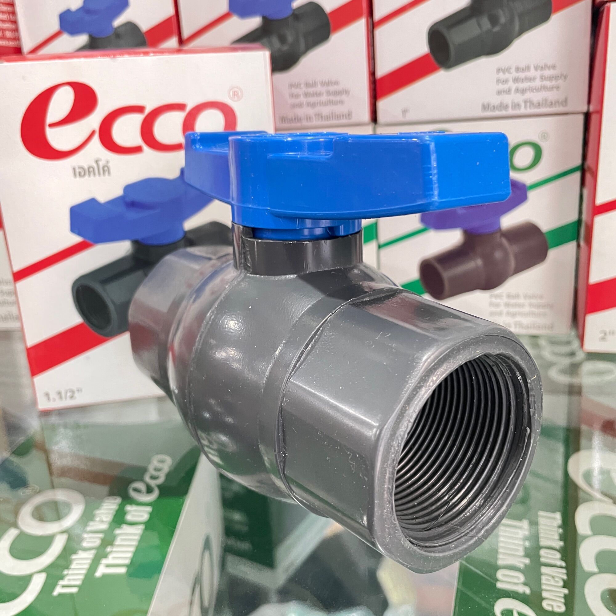 Van khóa nước ECCO phi 49 có ren trong nhập khẩu từ Thái Lan