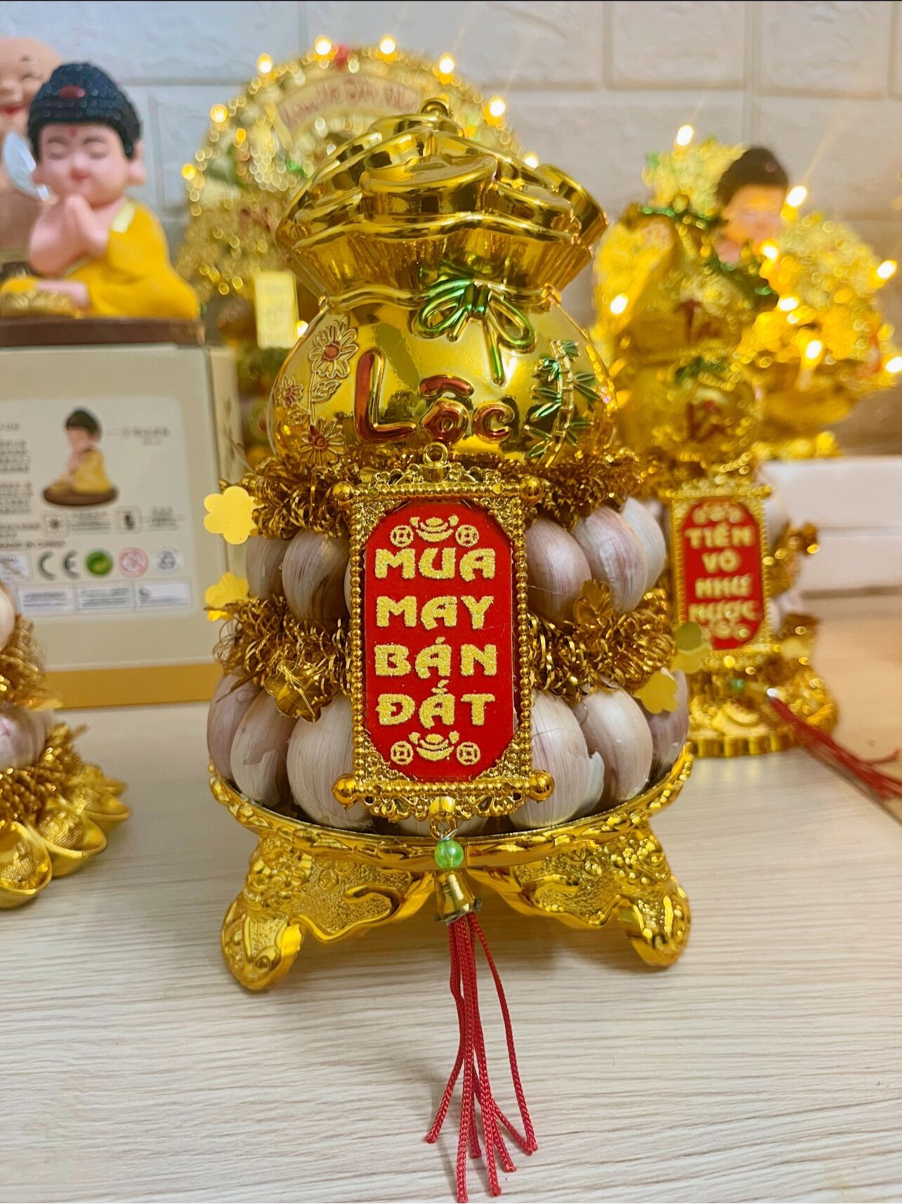 Tháp tỏi hủ vàng chiêu tài lộc