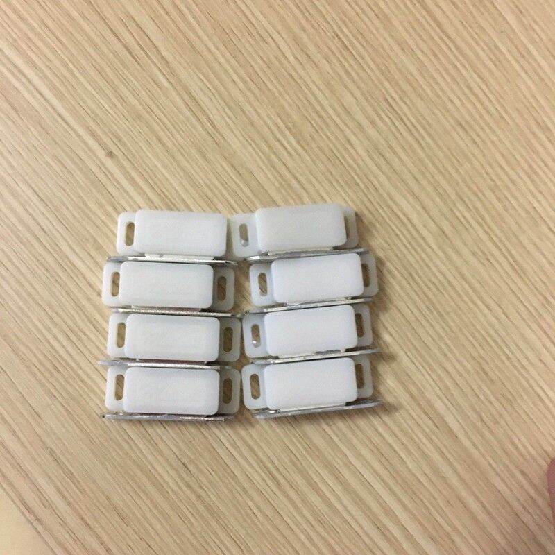 Nam châm hít cửa cánh tủ ( giá cho 1 cái)