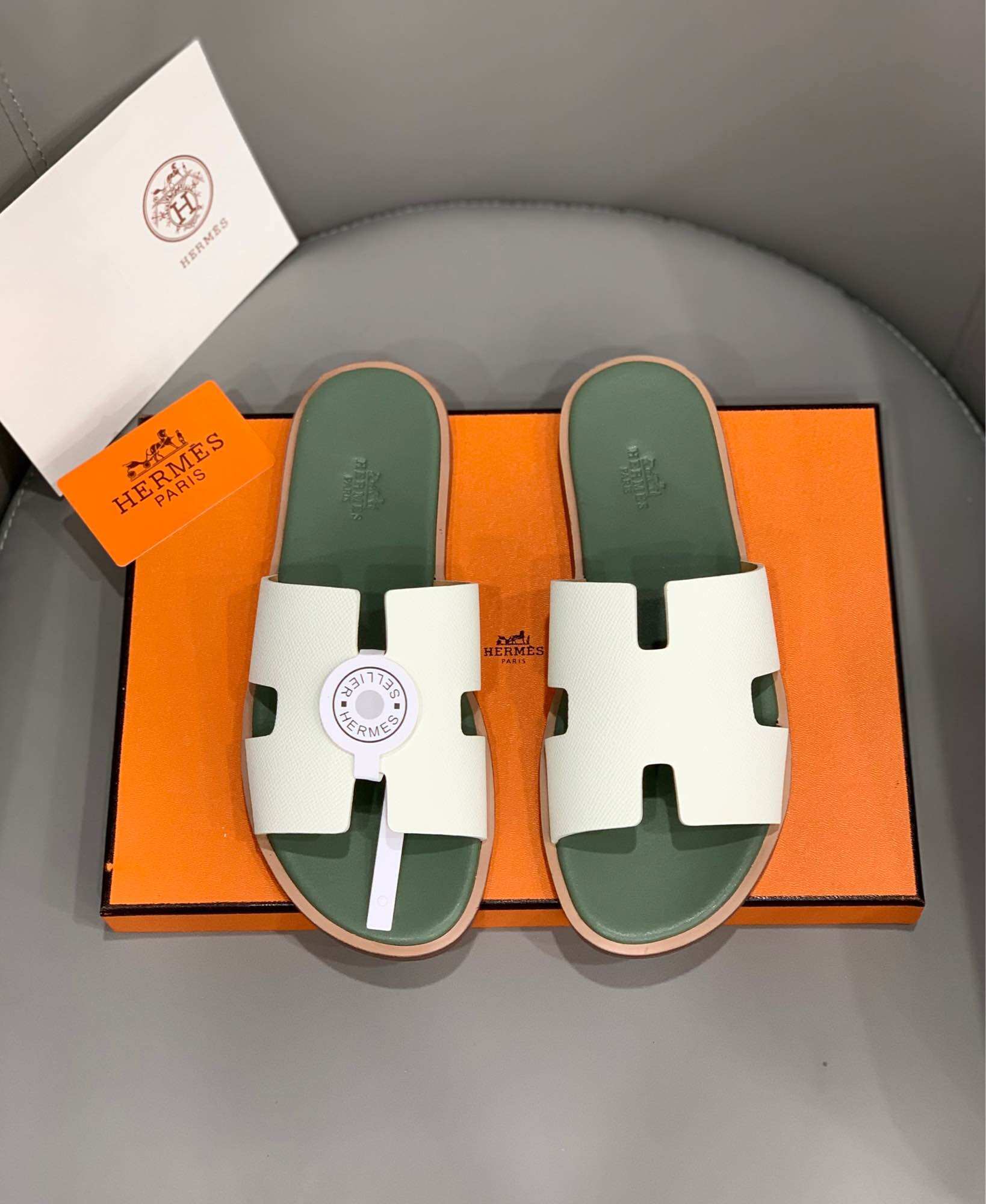 🎊HOT🔥 Dép lê nam ℍ𝕖𝕣𝕞𝕖𝕤 quai trắng đế xanhfullbox