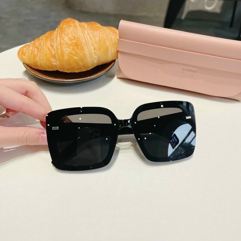 {Mã : 9906 } Mắt Kính Nam Nữ thời trang chống nắng chuẩn uv400 chống bụi kiểu dáng siêu sang chảnh. Phù hợp cả Nam và Nữ độ bền cực cao