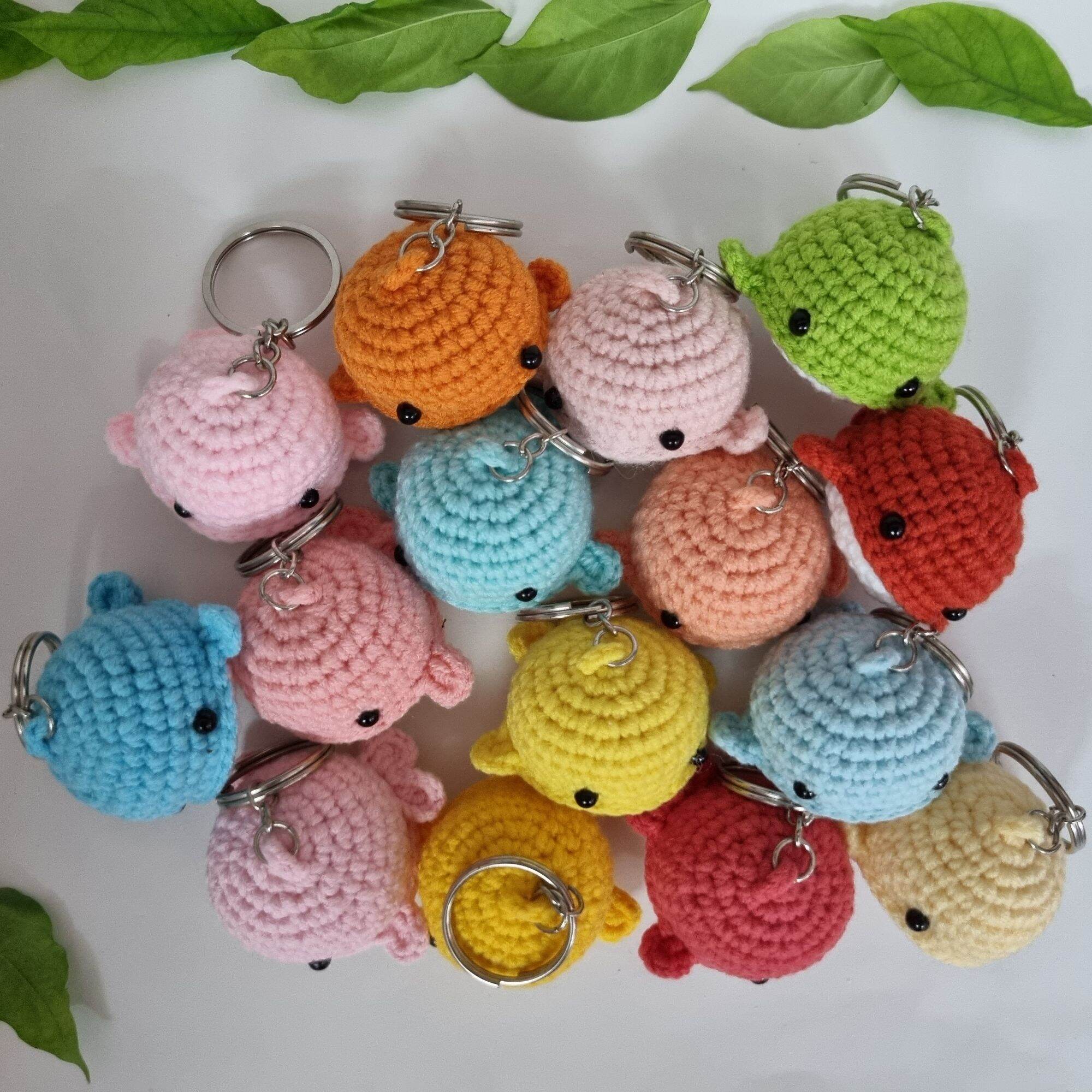 Móc khóa cá heo bằng len handmade