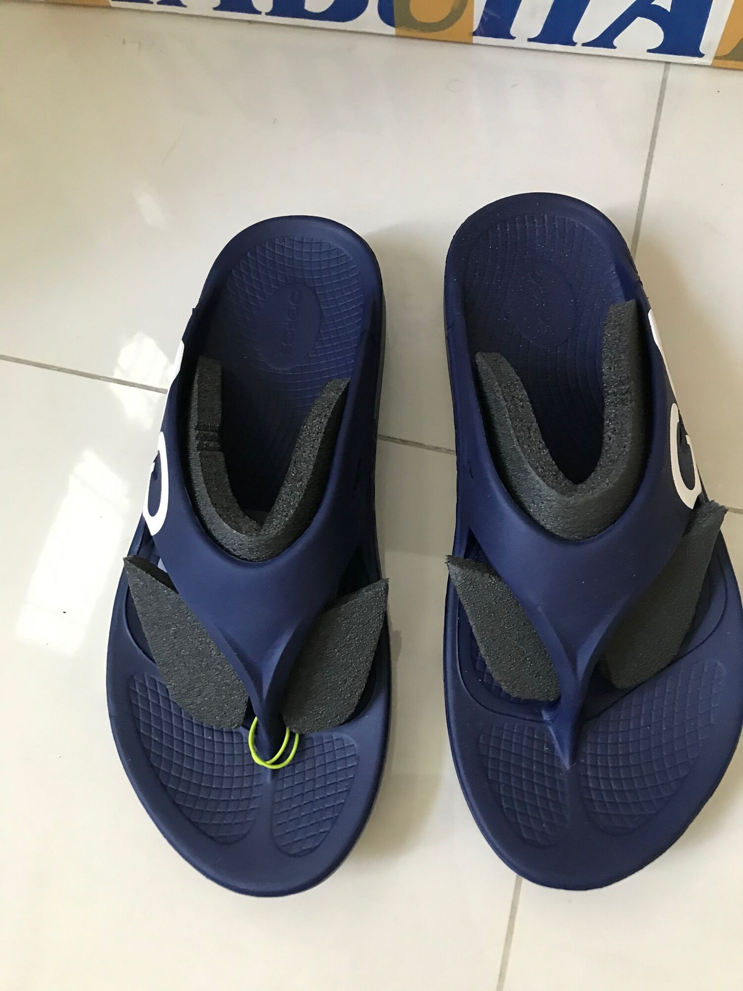 Dép oofos quai kẹp xanh navy