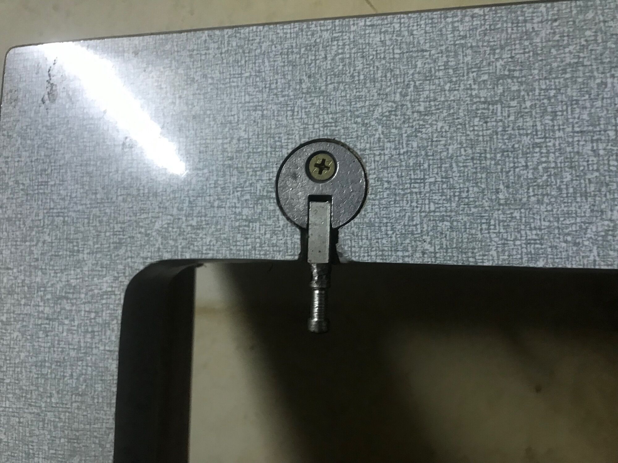 Bản lề máy may gia đình