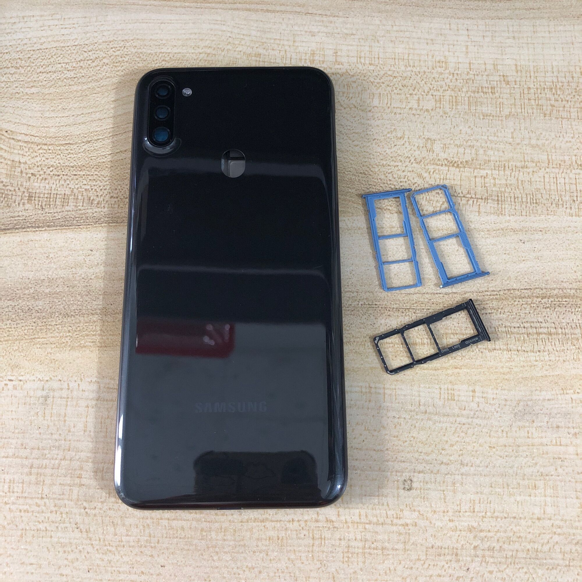 Bộ Vỏ + Sườn Samsung A11 Zin ( Kèm khay Sim )
