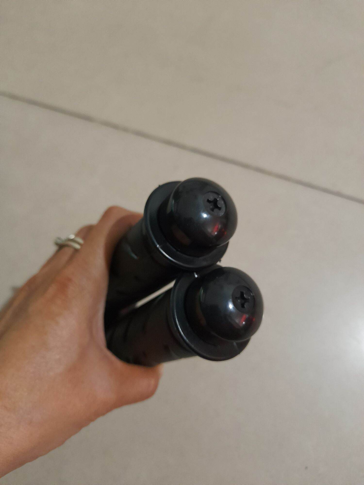 Bao tay Wave gù đen và xi