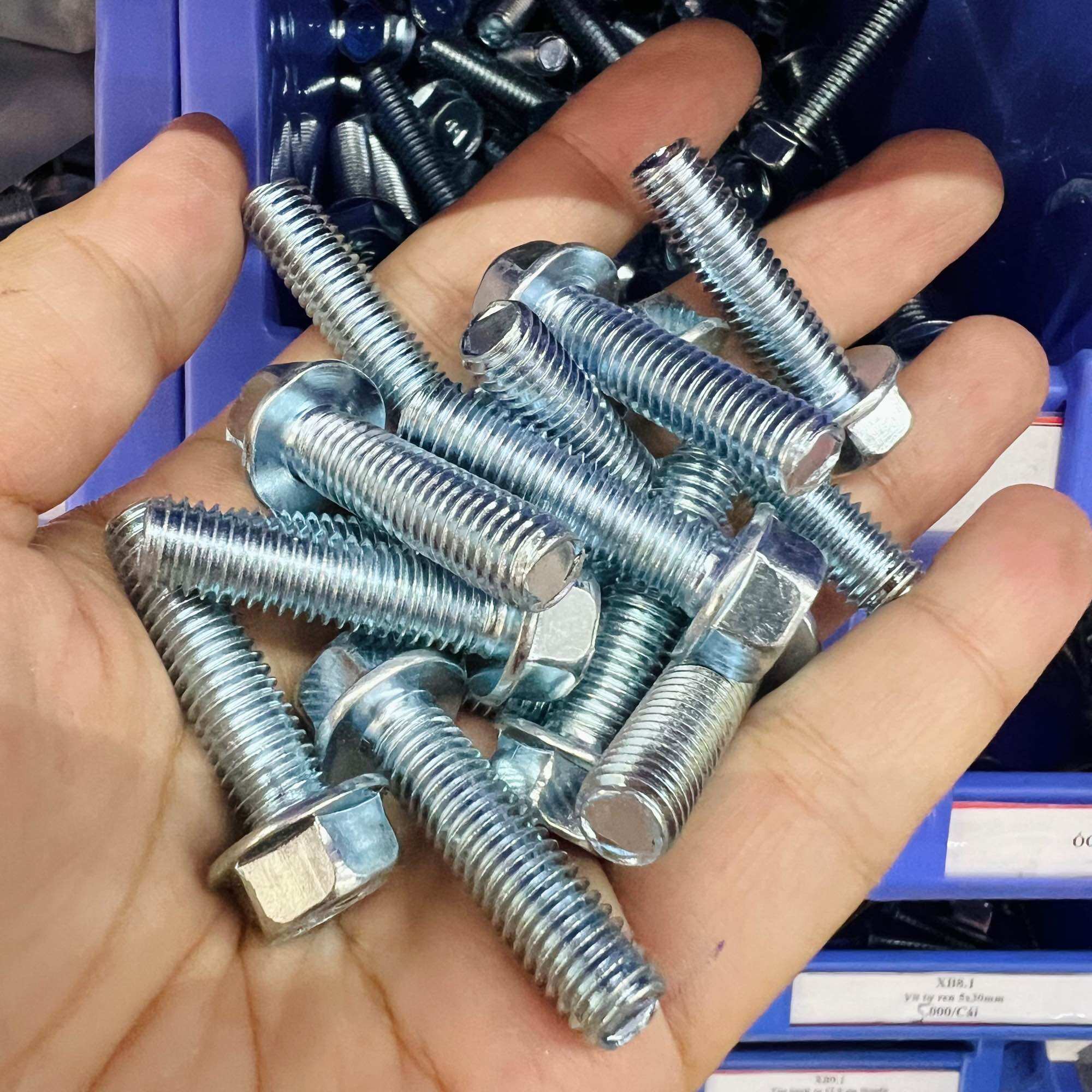 Ốc 8 li 3 phân đầu số 10 (XB6.2)