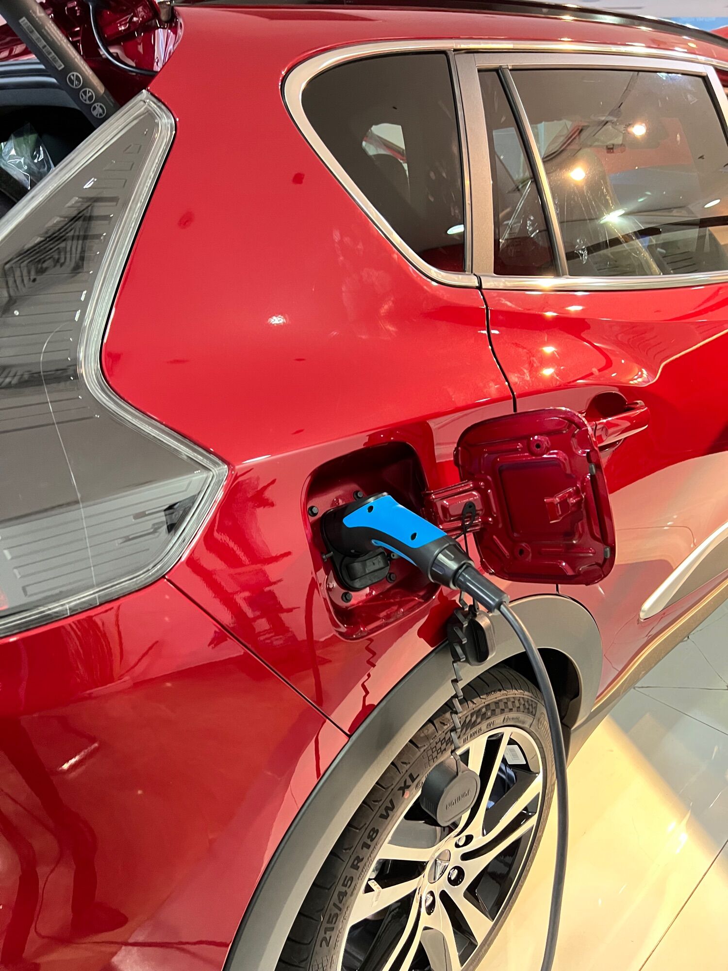 Ổ ĐIỆN TIẾP ĐỊA CHO VINFAST E34