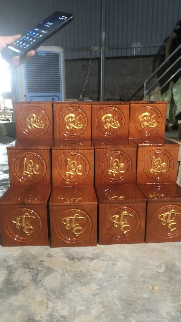 Bục tam cấp phúc lộc thọ kê 2 bên ban thần tài thổ địa