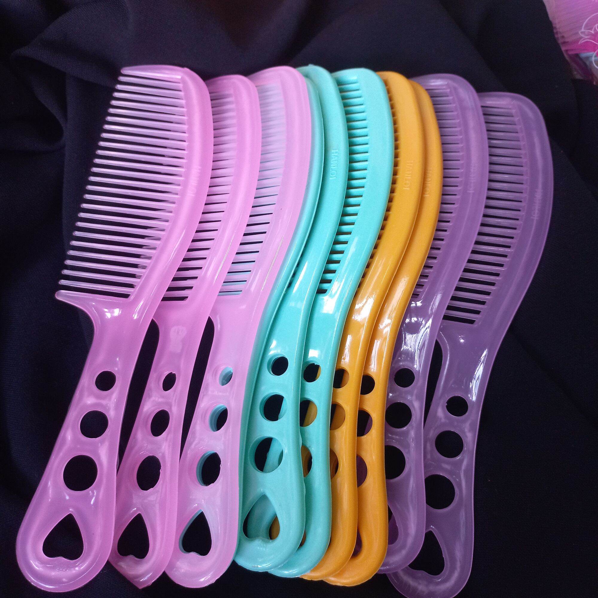 Sỉ 10 lược chải tóc có cán cầm Hán Lợi 19cm (giao màu ngẫu nhiên)