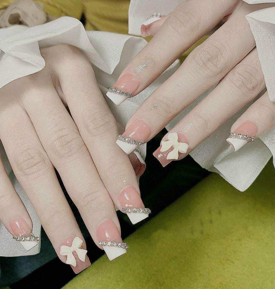 M64 Hộp 24 móng ray giả đính đá, bộ nail box đẹp có sẵn keo dán