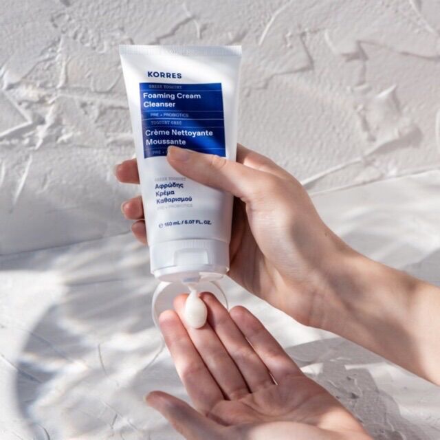 Sữa rửa mặt dịu nhẹ, lành tính Korres Greek Yoghurt Foaming Cream Cleanser