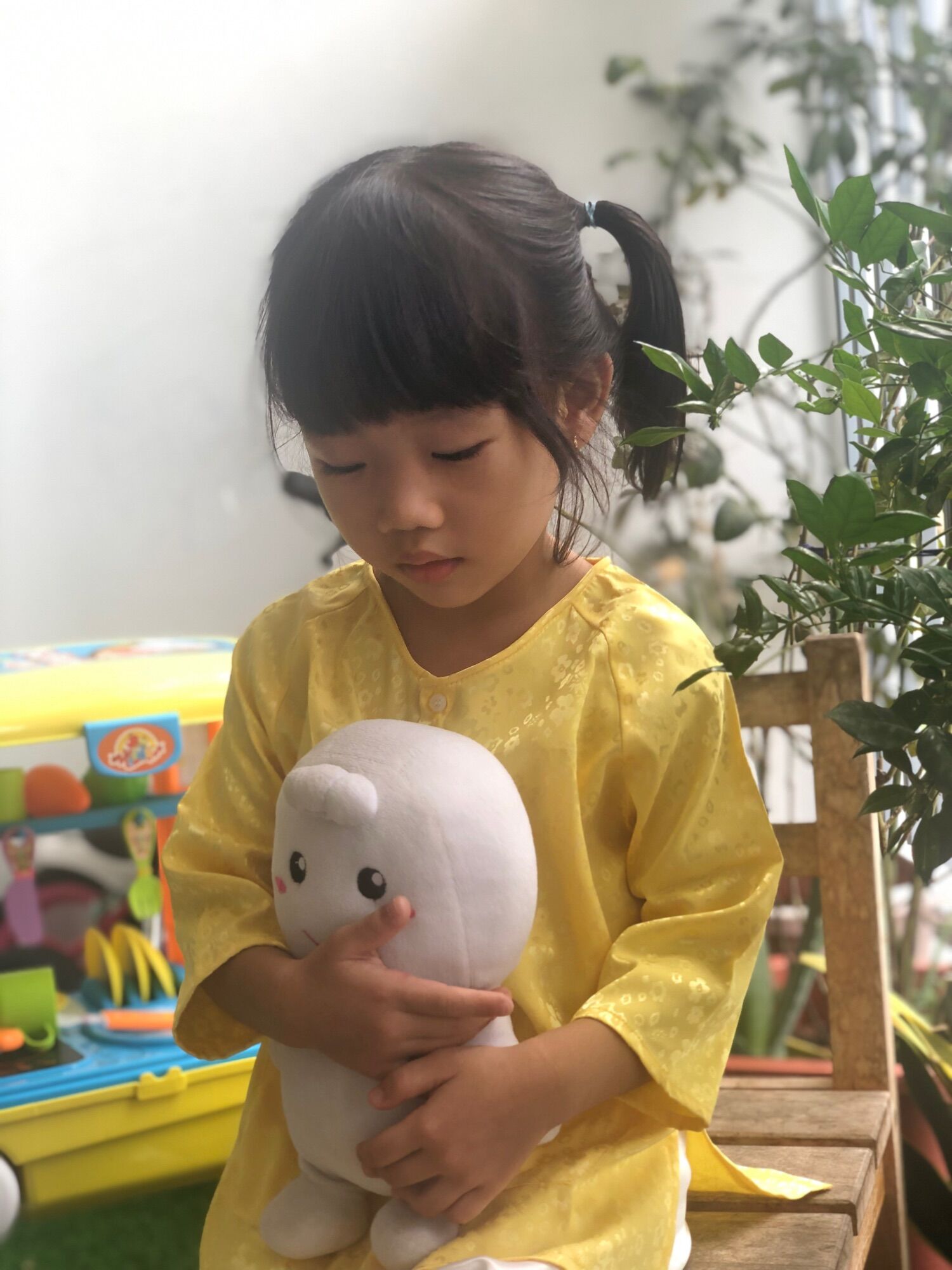 Bà Ba Gấm Bé Gái