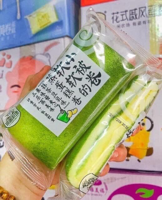Bánh bông lan cuộn kem trà xanh 15k/ cái