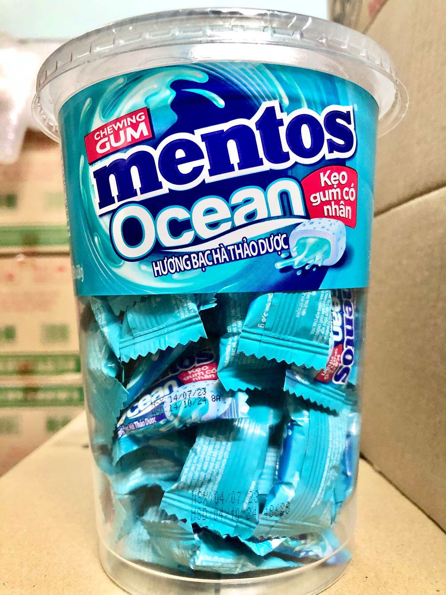 Kẹo Mentos Ocean Gum có nhân hương bạc hà thảo dược 74viên hủ