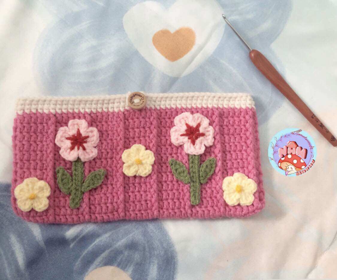 Ví đựng thẻ hoa len handmade
