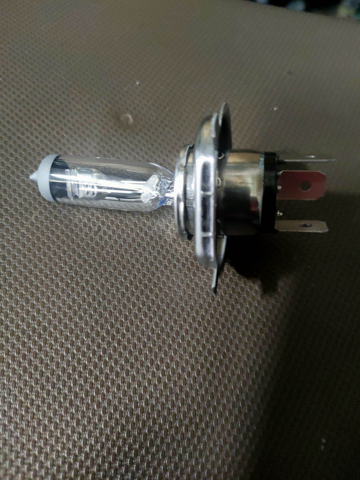 Bóng đèn trước 3 chân dùng chung nhiều dòng xe