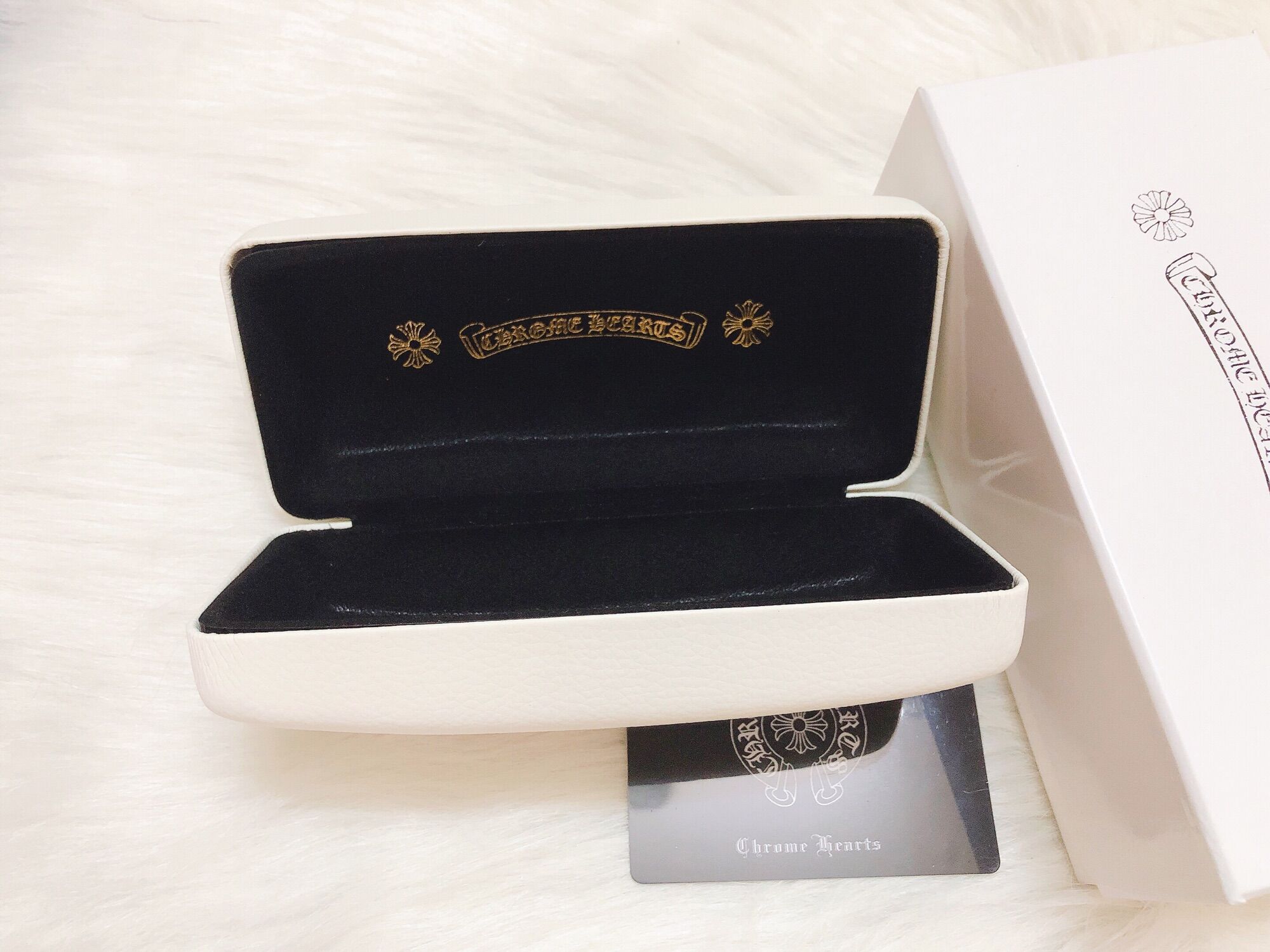 Hộp đựng kính Chrome Hearts