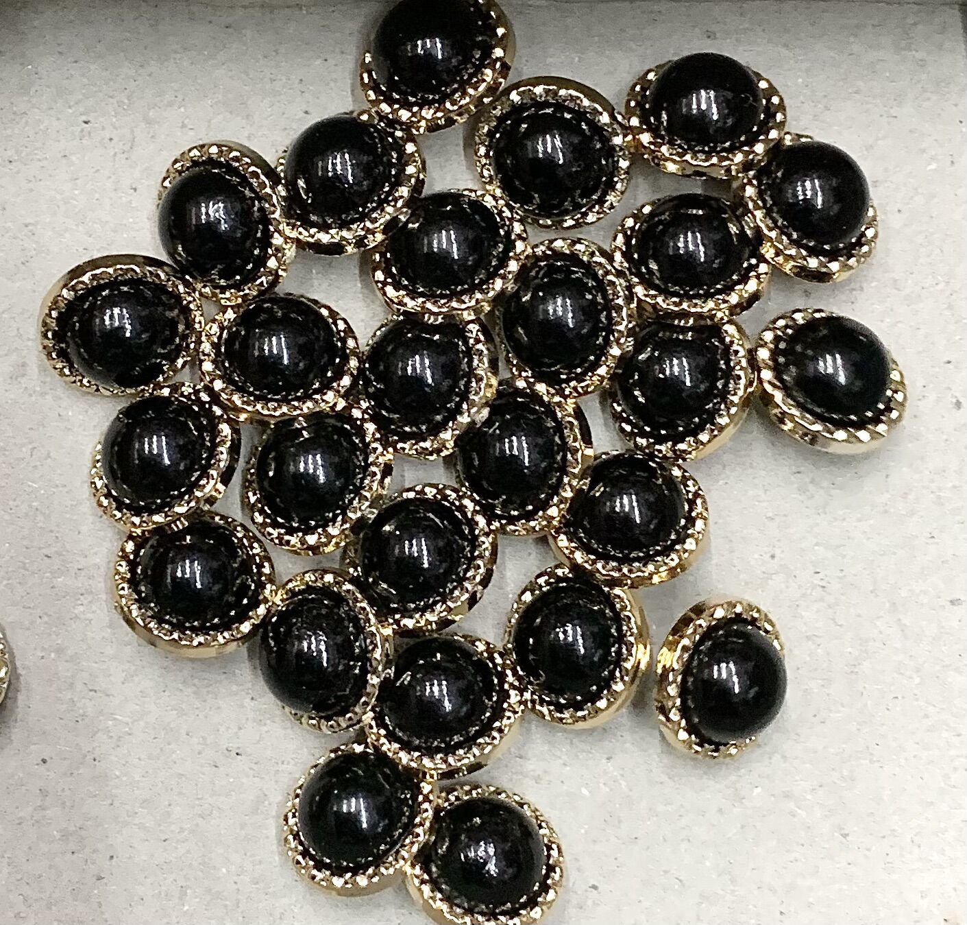 5 Nút kiểu bẹt 14mm.