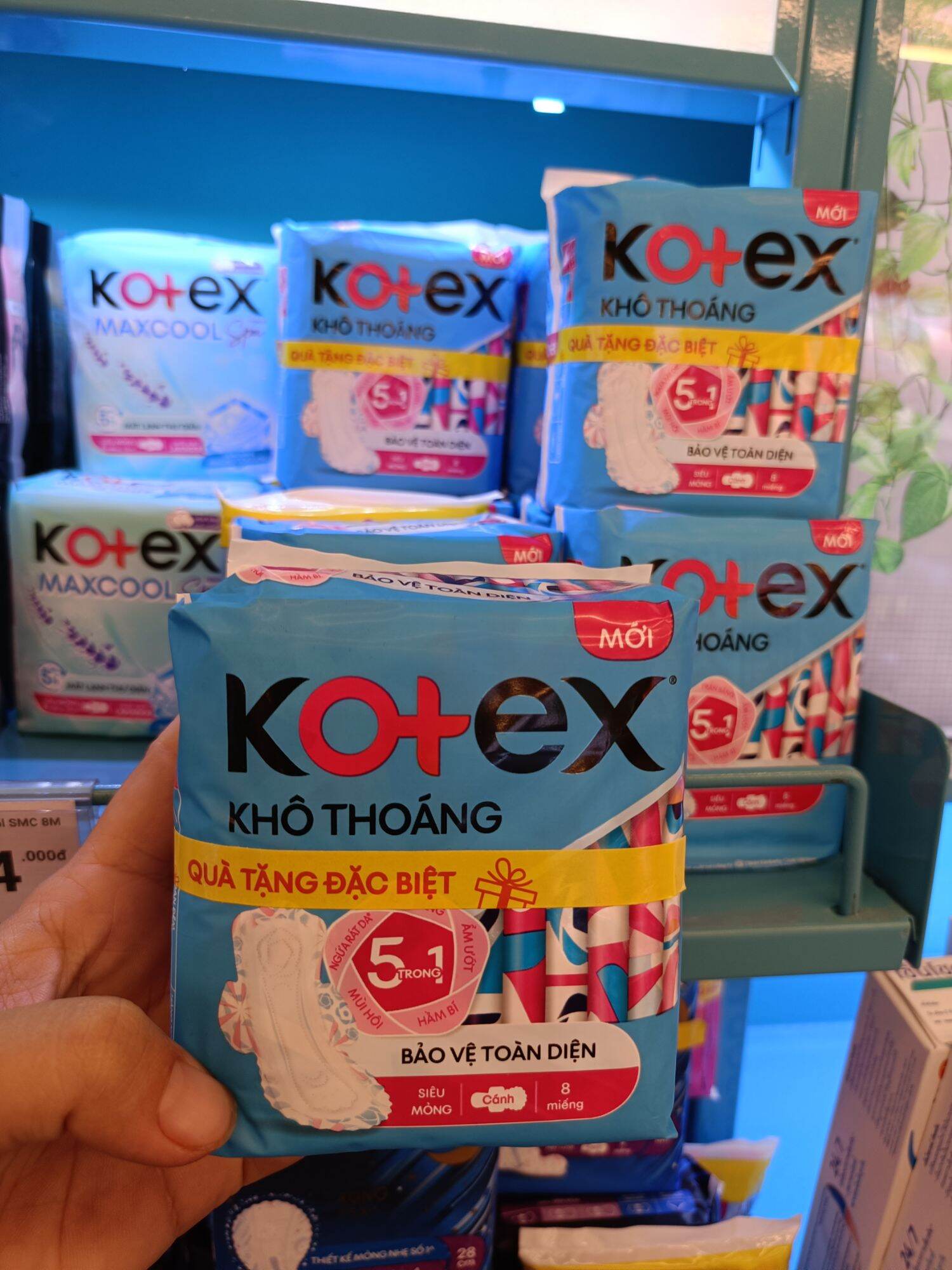 Băng Vệ Sinh Kotex Khô Thoáng Siêu Mỏng Cánh
