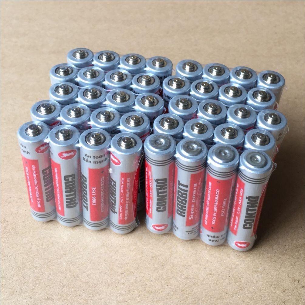 Vỉ 4 viên pin con thỏ 1,5V