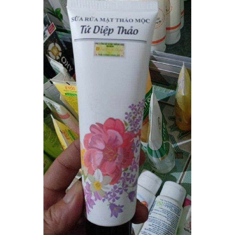 SỮA RỬA MẶT THẢO MỘC TỨ DIỆP THẢO