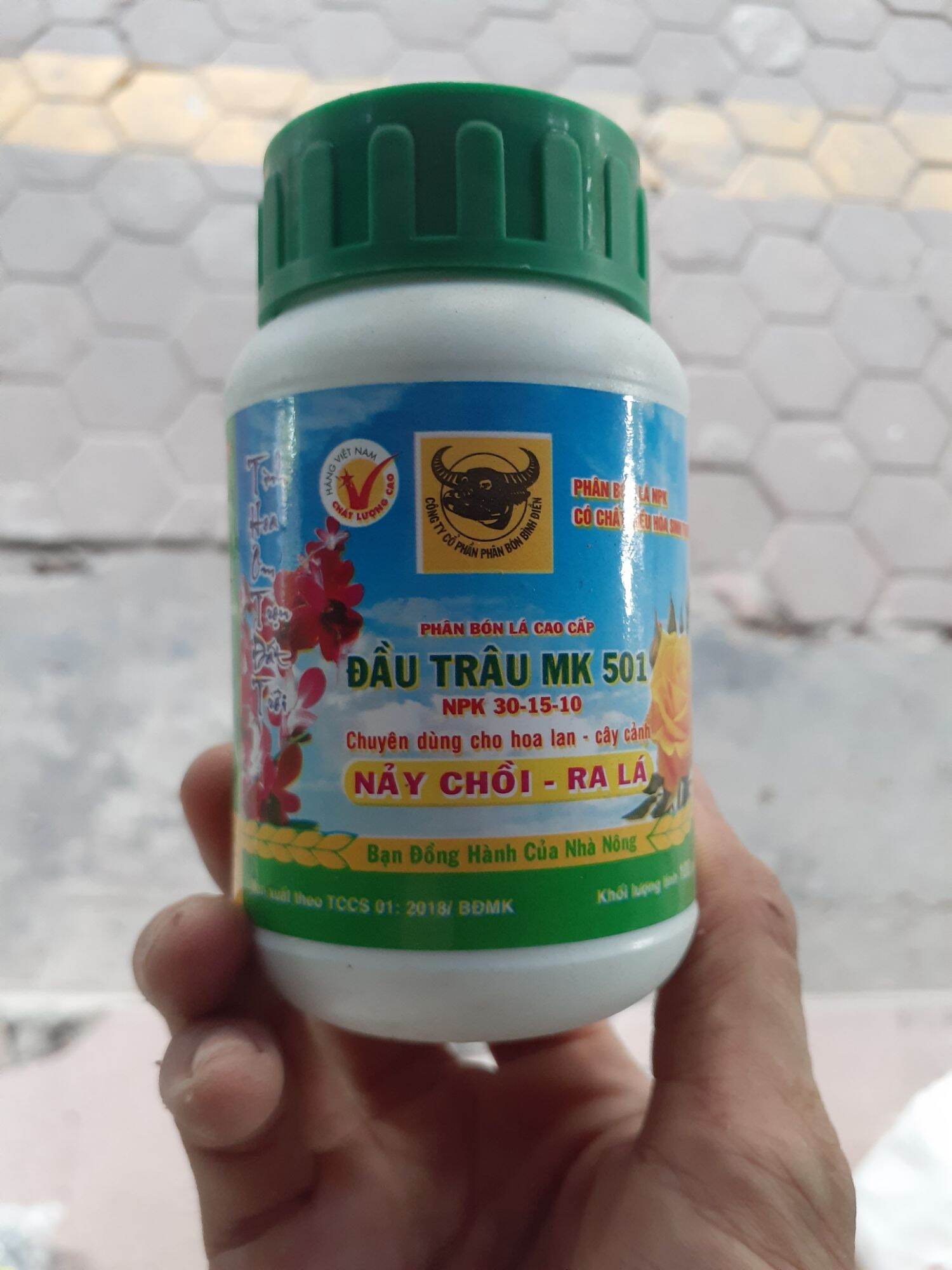 Phân bón npk đầu trâu 501 nảy chồi, ra lá lọ 100gr