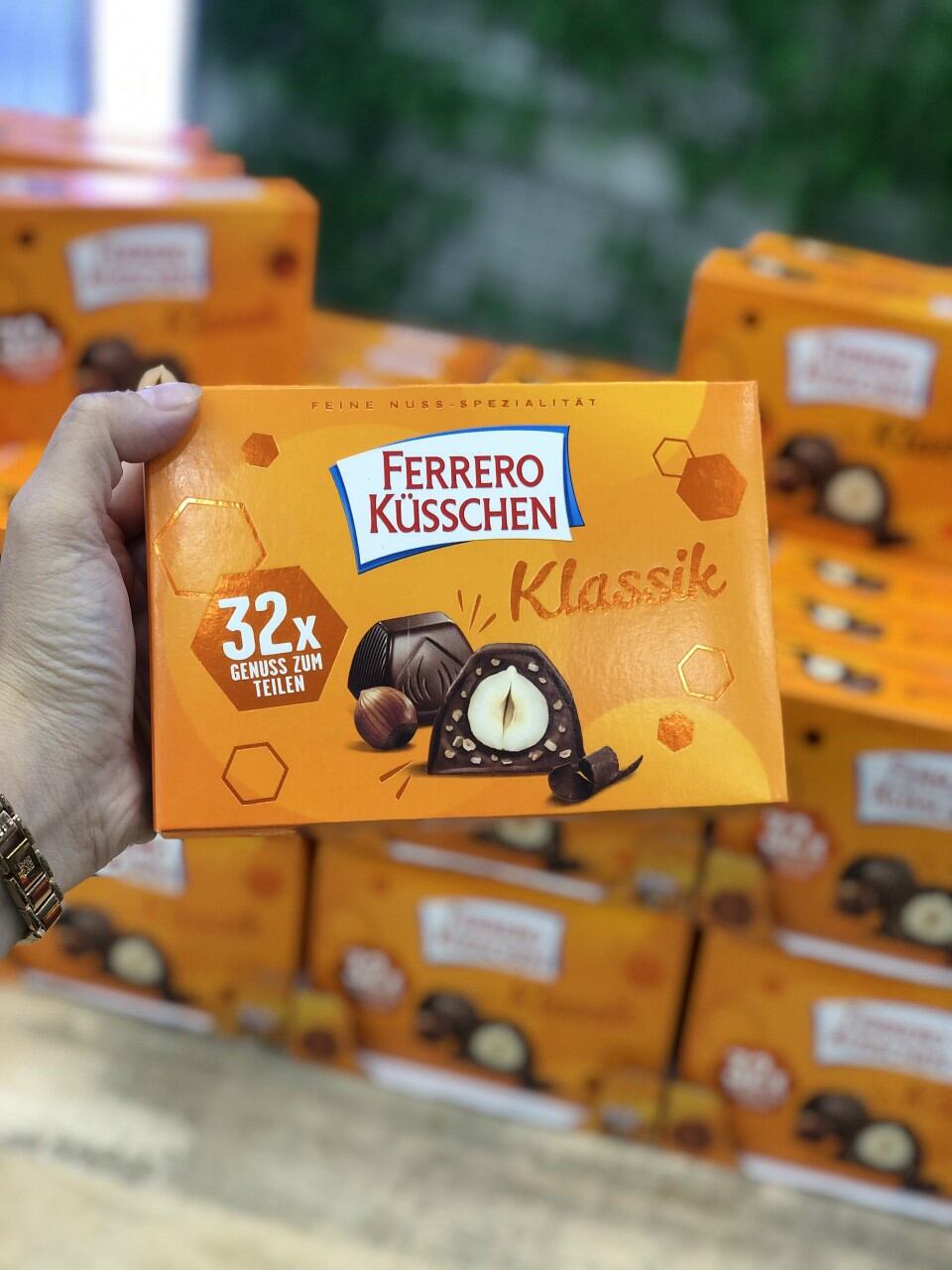 (Date 24/4/23)SOCOLA FERRERO KÜSSCHEN NHÂN HẠT DẺ hộp 32 viên