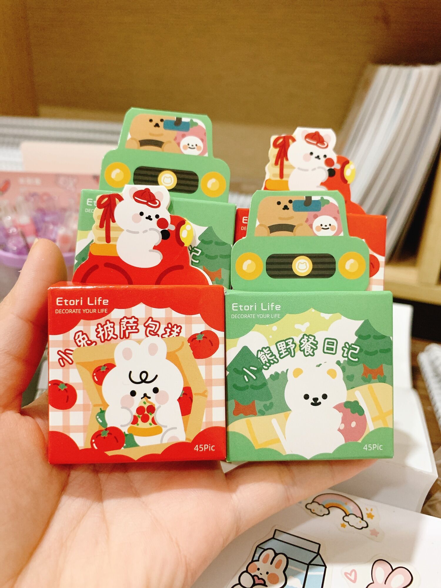Hộp 45 sticker dán cute trang trí