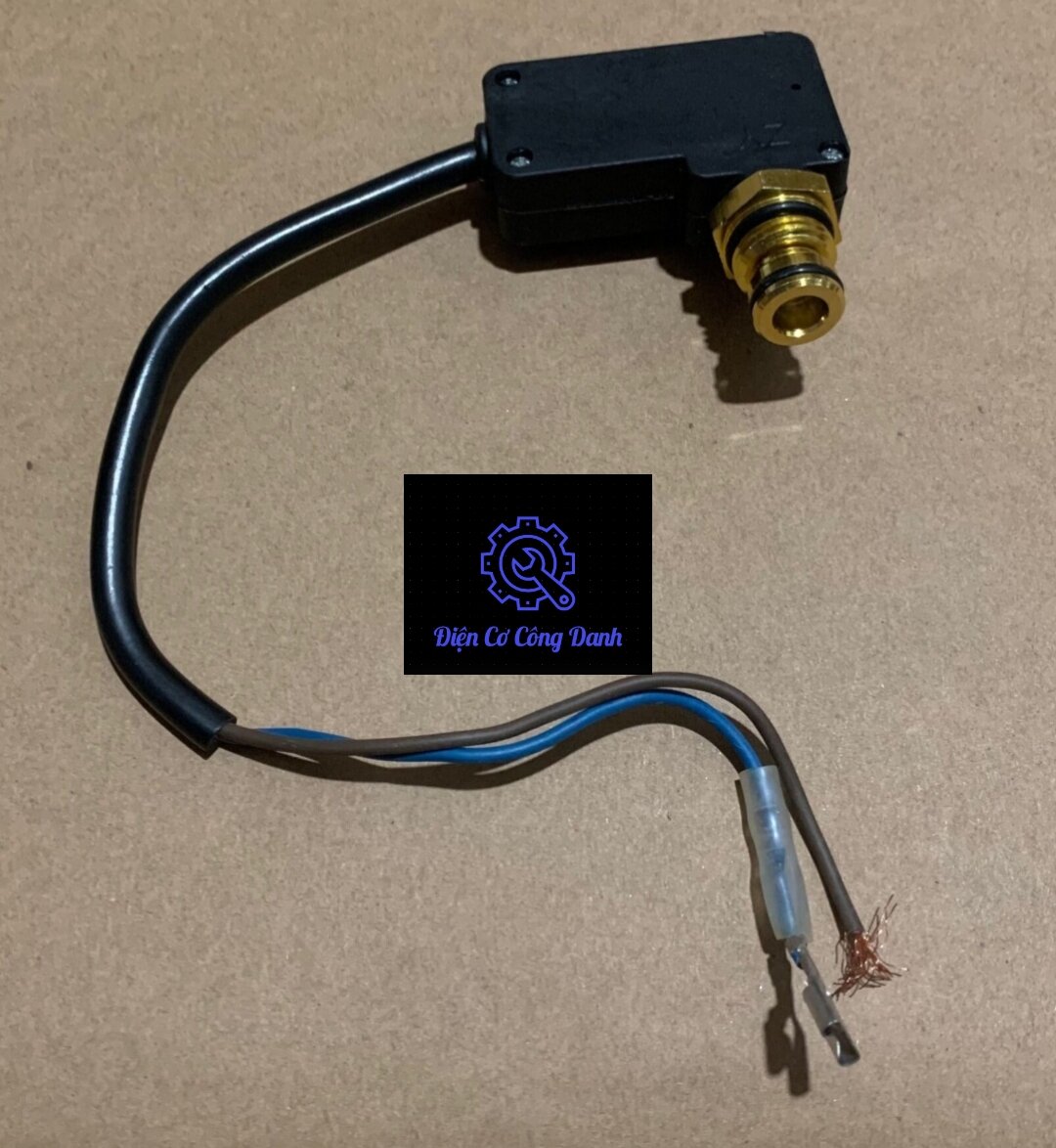 Rơ le đen đời mới lắp máy rửa xe mini thông dụng