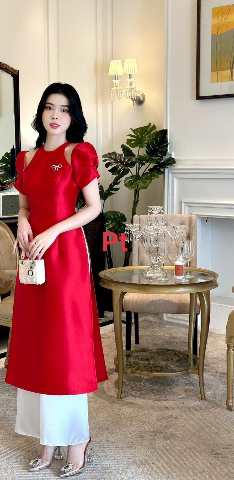 Áo dài cách tân tapta đính kết hoa nổi bất đẹp. hàng thiết kế cao cấp bán lẻ bằng sỉ
