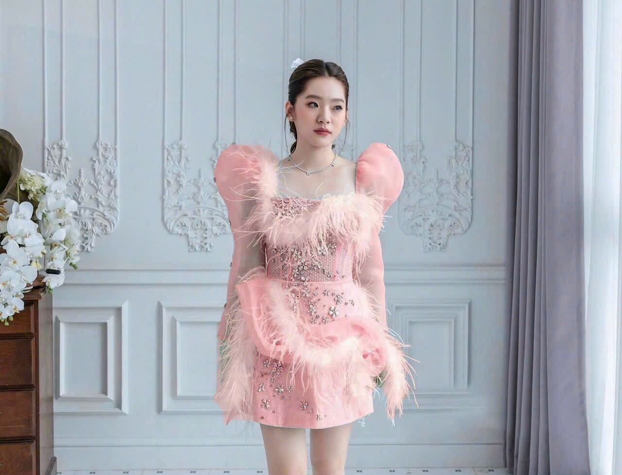 ĐẦM TAY PHỒNG LÔNG VŨ ĐÍNH ĐÁ