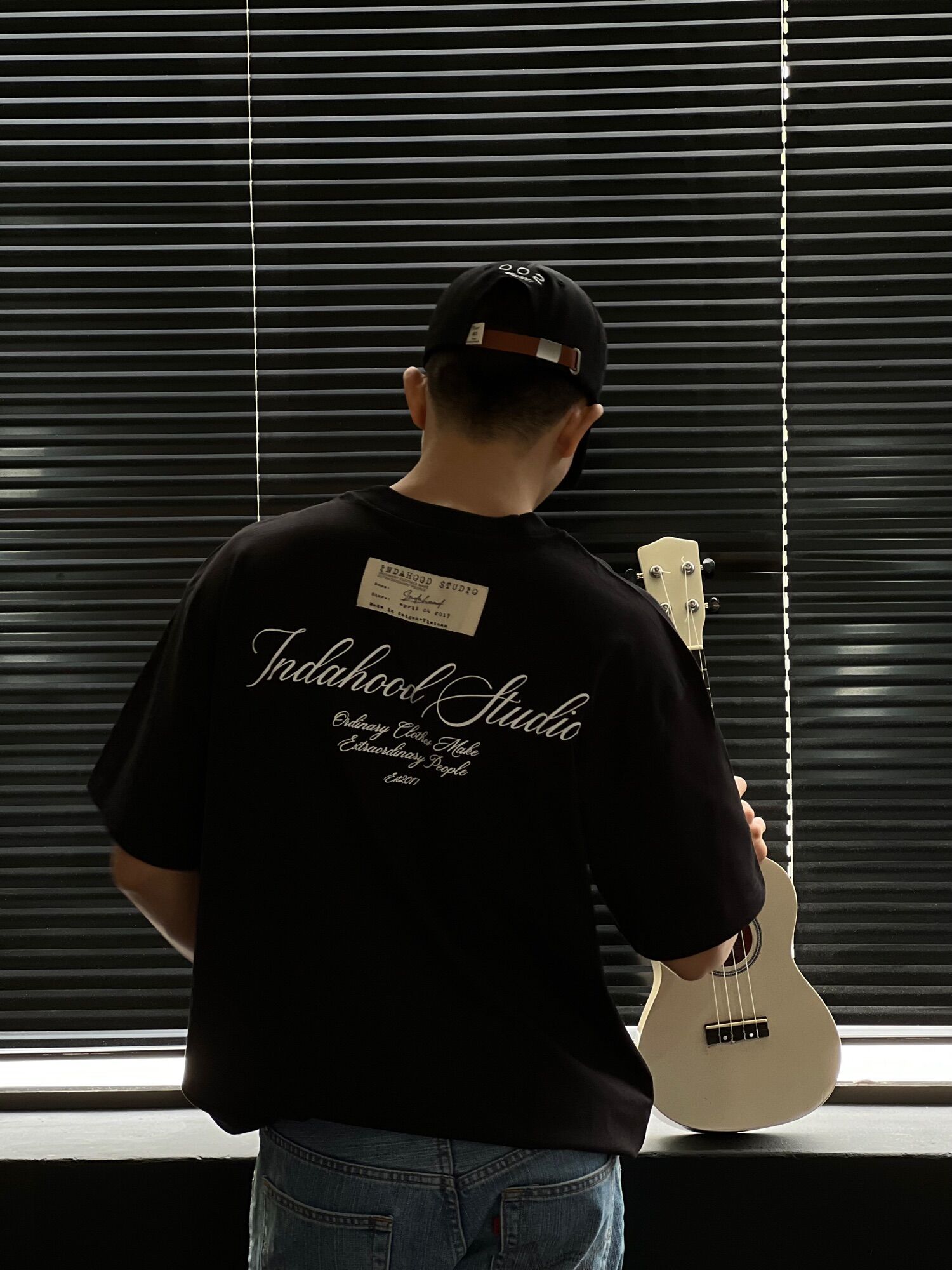 Áo thun rộng oversized INDAHOOD STUDIO FONT TEE Black/White/Dark Wash