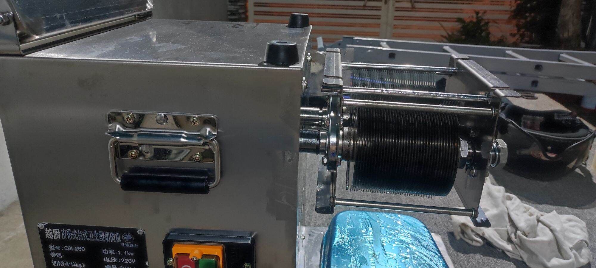 Máy Thái Thịt Tươi Sống QX-260