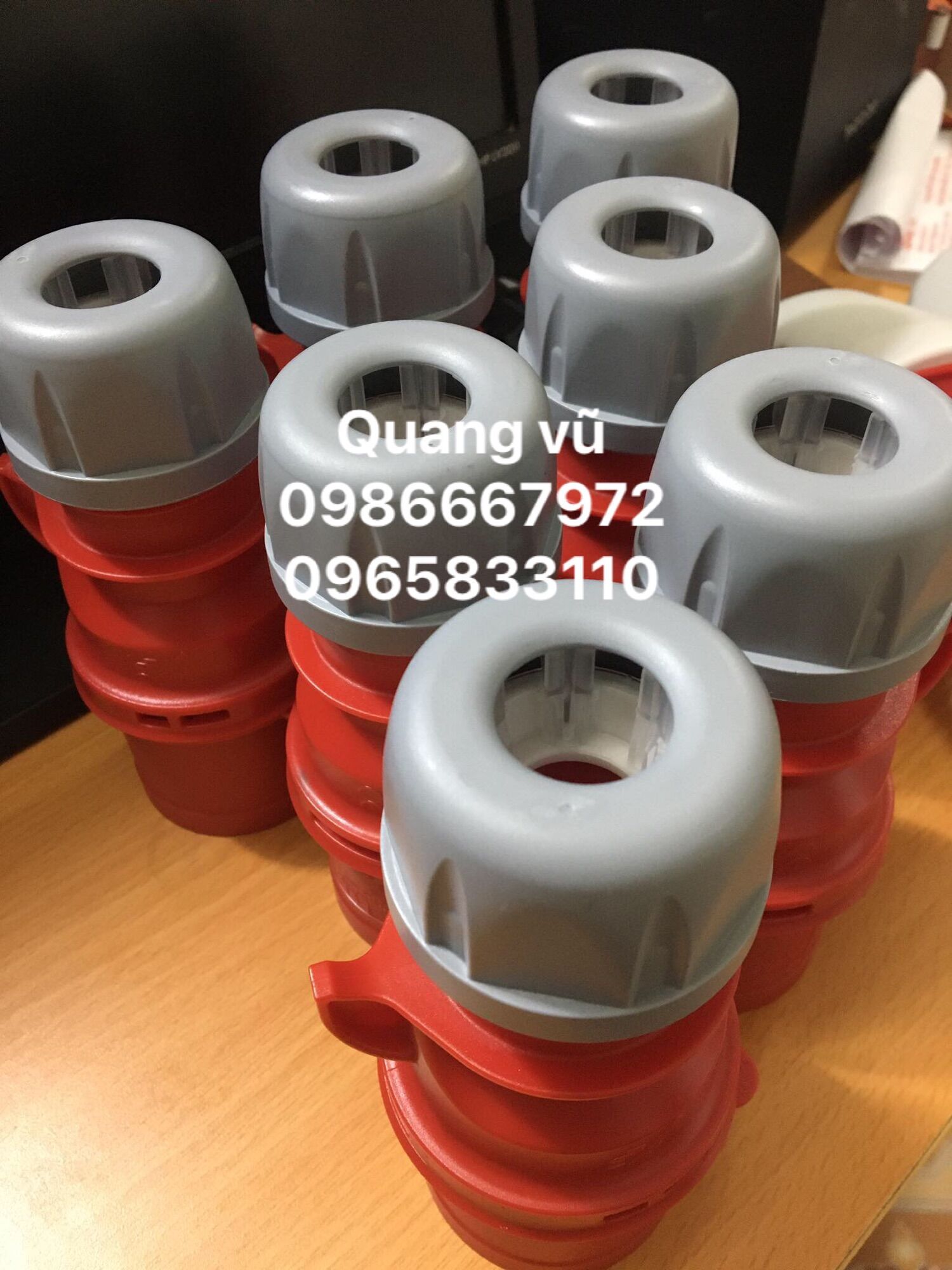 Ổ cắm + phích cắm 3 pha 32A  4 chân made in ustria PCE