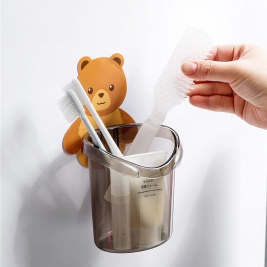 Cốc gấu dán tường đựng bàn chải đánh răng và dụng cụ cá nhân