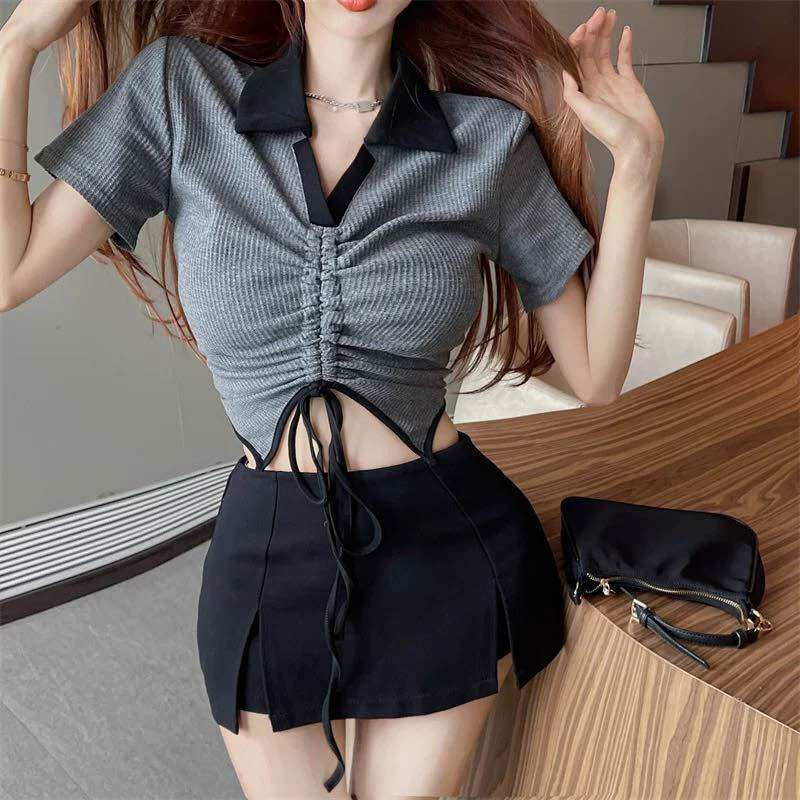Áo croptop xám cổ đen rút dây tà nhọn cổ bẻ BG