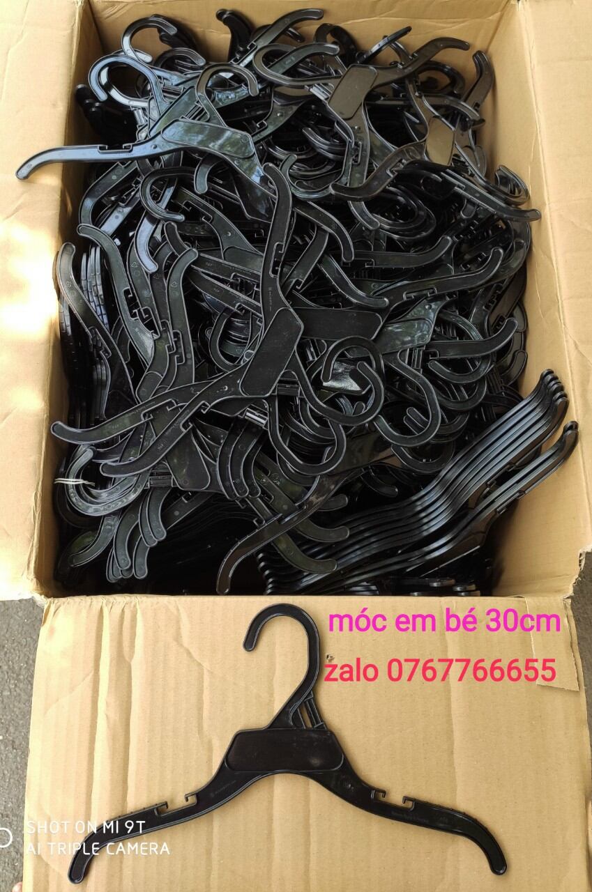 Combo 50 móc áo đen trẻ em nhựa dẻo vinhshop99