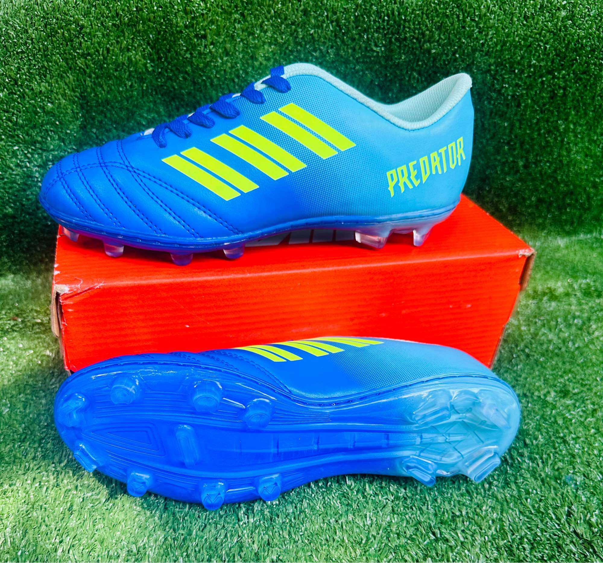 Giày đá bóng,giày đá banh,sân cỏ tự nhiên,đinh lớn